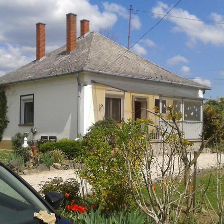 Bochmann Cottage Zalaszanto Екстериор снимка