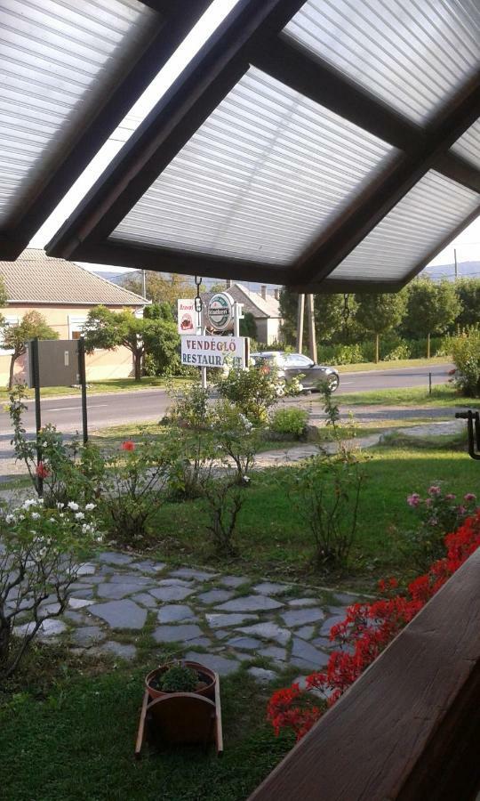 Bochmann Cottage Zalaszanto Екстериор снимка